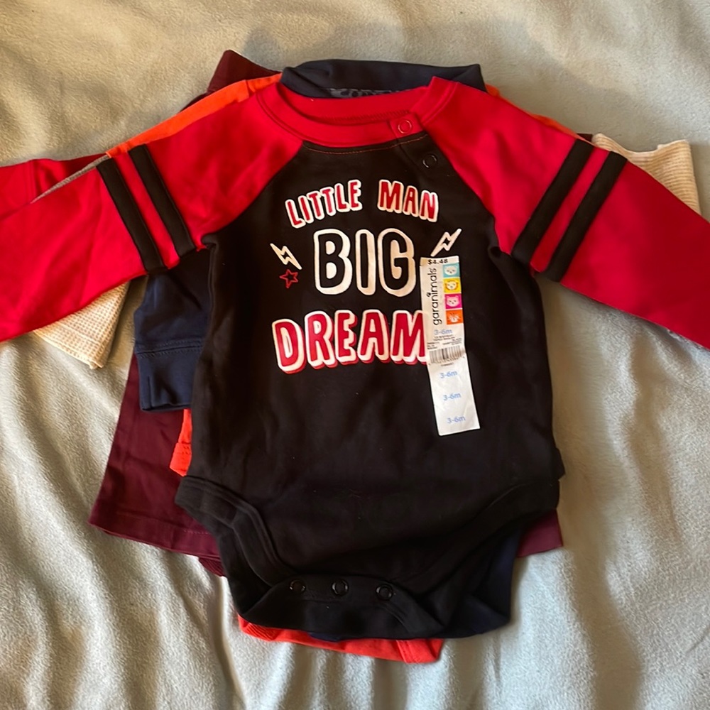 Baby onesies make a offer 6 pcs